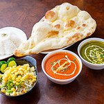 インド・ネパール料理　カラカッタ - 料理写真:Bランチ チキンカレーハーフ・ハーフナン・ハーフライス・ヤサイサラダ 1,150円