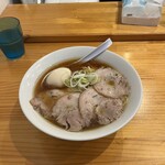 ラーメン鈴蘭 - 鈴蘭しょうゆ濃くラーメン　1050円
