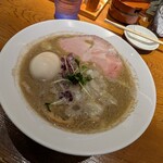 金沢濃厚煮干豚骨 伊乃心 - 
