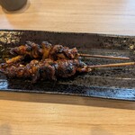 鰻の成瀬 - 料理写真:捌きたてでは無いと思ますが2串で500円