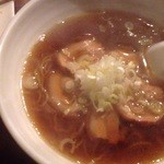 菅原式中華料理店 - チャーシュー乗せ醤油ラーメン