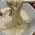 らーめんMAIKAGURA - 細麺のリフトアップ