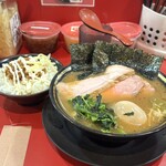 とらきち家 光 - 料理写真:チャーシュー麺1200円・味玉150円・ライス180円