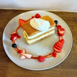 pâtisserie andbell - いちごミルフィーユ※粉糖なし