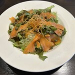キッチン　ナカシマ - スモークサーモンのサラダ
