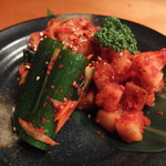 炭火焼肉ぽんぽん - キムチの盛り合わせ