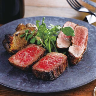 炭火で味わう厳選肉の贅沢盛り合わせ