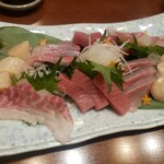 おむすび 俵 - 造り盛り合わせ（3人前　2,640円）
