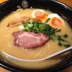 ひるがお - 鶏白湯ラーメン（塩玉入り）930円