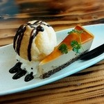 幸咲 - ★本日の甘味(シュークリームとキャラメルムースケーキ)