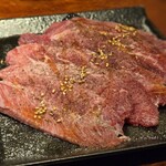 炭火焼ホルモン ぐう - 