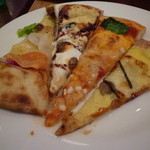 パパゲーノ 千種千代田橋 - 左からサーモン、マシュマロ、マルゲリータ、照り焼き