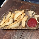 炉端とおでん 呼炉凪来 - トリュフ香るポテトフライ