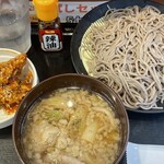 から好し - 料理写真:蕎麦2倍”埼玉秩父”背脂たっぷり肉汁つけ蕎麦(1,022円)とタレ 骨付きから揚げ【2本】(109円)
