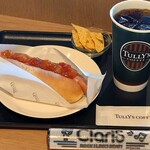 タリーズコーヒー - 料理写真:水出しアイスコーヒー グランデ 575円 ボールパークドッグ　サルサ&トルティーヤ 500円