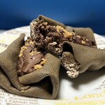 ファミリーマート - 中のアーモンドチョコが小枝っぽいです！！