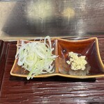 長男、もんたいちお - 白葱&ニンニク。ニンニクうまいよ。