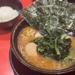 ラーメン 環2家 - ラーメン(並盛)[900円] + 味玉[100円] + ほうれん草[200円]1
