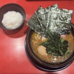 ラーメン 環2家 - ラーメン(並盛)[900円] + 味玉[100円] + ほうれん草[200円]3