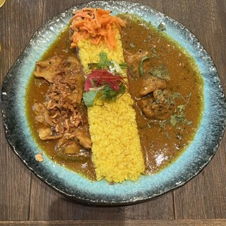 スパイシーカリーハウス半月_1