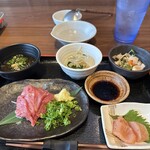 博多名物 もつ鍋 笑楽 - 