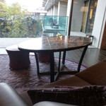 ラ・ロカンダ - 2015年3月　ウエイティングテーブルにも、使われいるようで～しばしこちらで、待ちました！