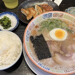 久留米 大砲ラーメン 天神今泉店
