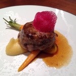 ラ・ロカンダ - 2015年3月　牛テールの赤ワインマリネとベジタブルのアップ写真。