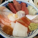 魚まる食堂 - お任せ海鮮丼