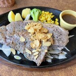 コロンバン - 料理写真:ガーリックサーロインステーキ（300g）2,895円