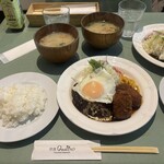 洋食クアトロ - 