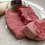 みょうが屋 - 豊後牛 旨味は宮崎牛に劣るが、脂がきれいでうまい