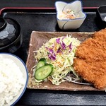 とんかつきのや - で、到着。
黒豚定食。