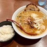 麺場 田所商店 - 料理写真:えびワンタン味噌らーめん、チャーシュートッピングとライス小