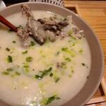 羊貴妃羊湯館 - ホロホロに煮込まれた羊肉。出汁もよく出ています