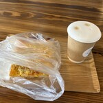 パトラッシュ - 料理写真:マヨコーン＆カフェラテHOT