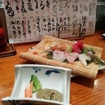 海鮮問屋 吾作どん - お刺身、かにみそ