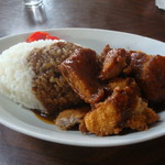 ハンター - ハンターのカツライスは数週間煮込んだでみぐらすソースが決め手♬複雑な形成されたオリジナルソースは天下一品大人の味