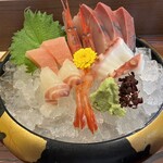 弥吉 - 刺身盛り合わせ