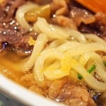 うどん屋麺之介 - 一味唐辛子をかけてみた