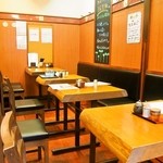 うどん屋麺之介 - テーブル席
