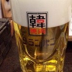 韓焼肉 サランバン - 生ビール(サッポロクラシック)380円　店名入りジョッキ