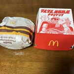 マクドナルド - ドリンク写真:ダブルチーズバーガーとタルタル油淋鶏風チキンタツタ