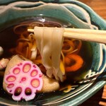 きしや - きしめんを味見。ツルンとしたきしめんです