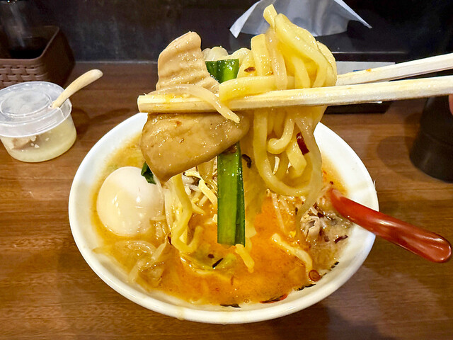 横浜らーめん 七七家 （ヨコハマラーメン ナナナナヤ） - 鶴間