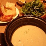 新宿ランブータン - グリーンカレーとパクチーサラダ