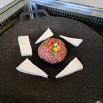 千本松牧場 - 千本松牧場牛100%ハンバーグ　160gと焼いて食べるミルクチーズ