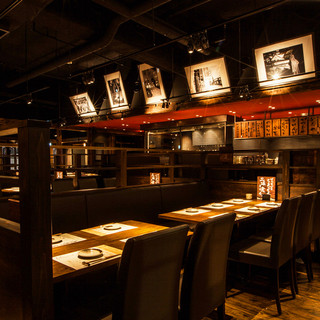 新宿駅近の和モダン空間。土日は15時～OPEN！