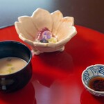 美山荘 - 2026.4 白味噌とそら豆のむら雲仕立て｜鯉（こい）お造り