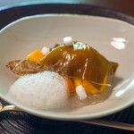 美山荘 - 2026.4 マンゴーソルベ マンゴー果肉 酸葉のレザー仕立て バニラの泡 酸葉ラムネ